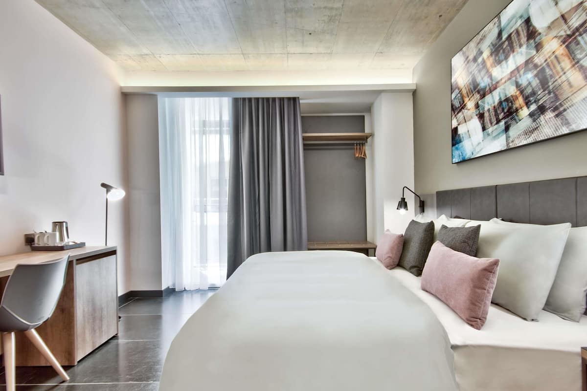 Superior Room, 1 Double or 2 Twin Beds | In-room safe, desk, laptop workspace, soundproofing