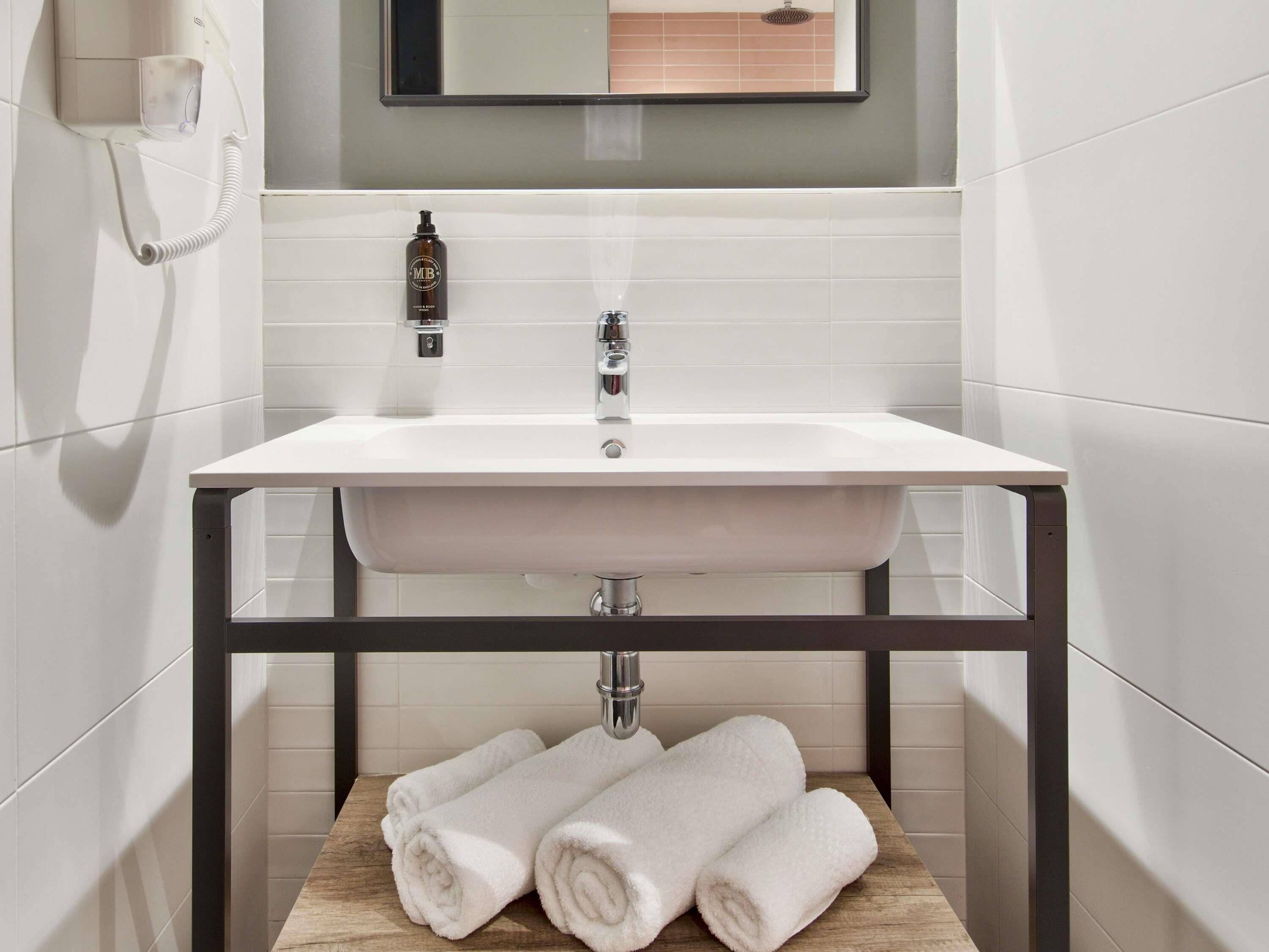 superior room, 1 double or 2 single beds | in-room safe, desk, laptop workspace, soundproofing