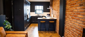 Barber Shop Flat