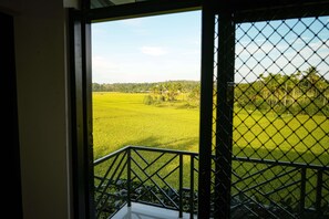 Chambre supérieure | Coffre-fort, système d’insonorisation, accès au Wi-Fi (inclus)