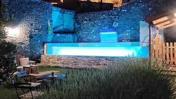 Seasonal outdoor pool