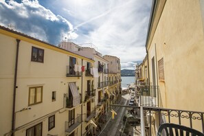 Apartment, 1 Bedroom | Pemandangan dari bilik