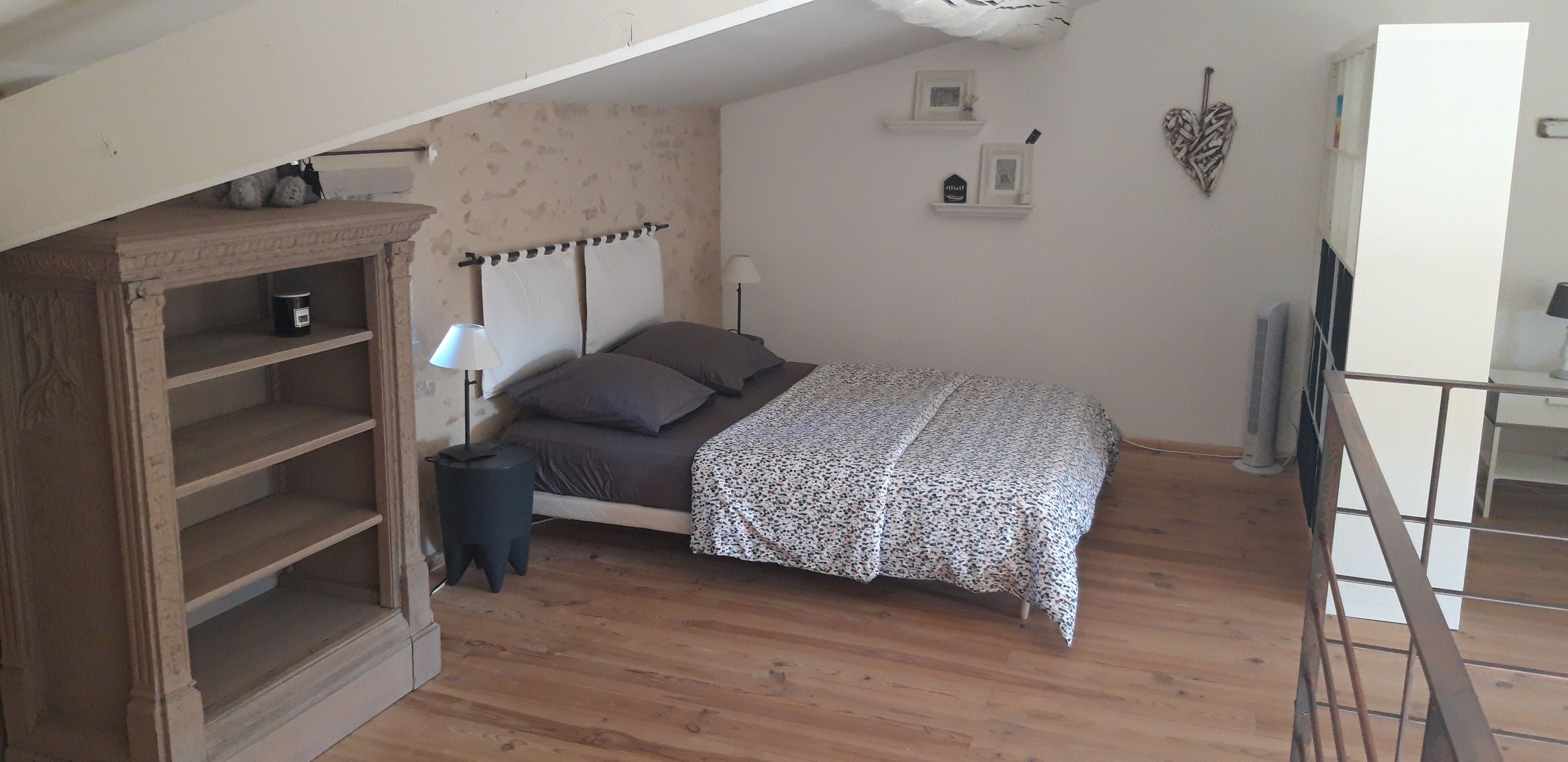 Silitysrauta/-lauta, Wi-Fi, vuodevaatteet