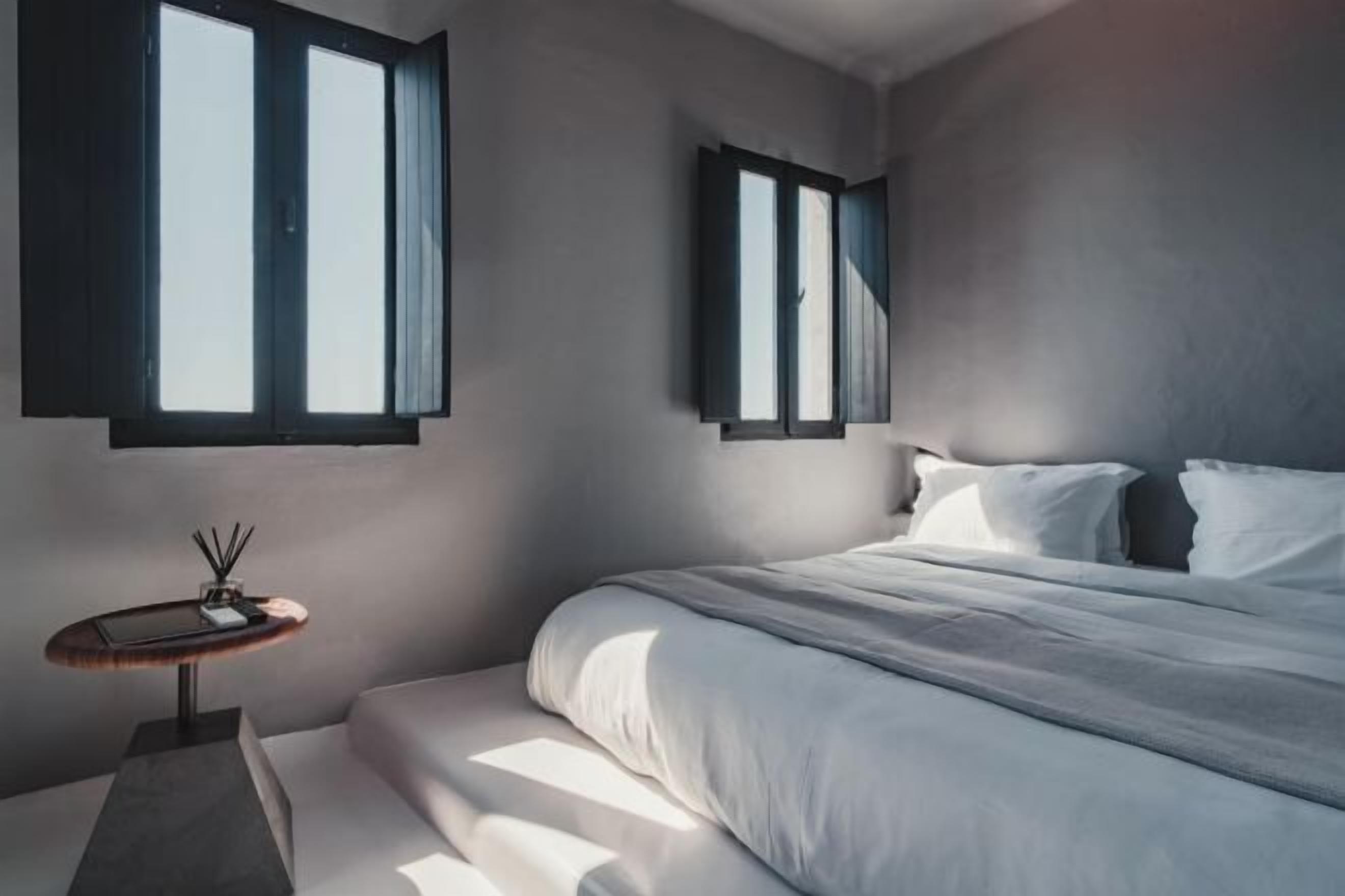 Ropa de cama de alta calidad, colchones con acolchado adicional, minibar