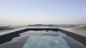 Mystic Suite Sunset View with Heated Plunge Pool & Indoor Pool | Ausblick vom Zimmer