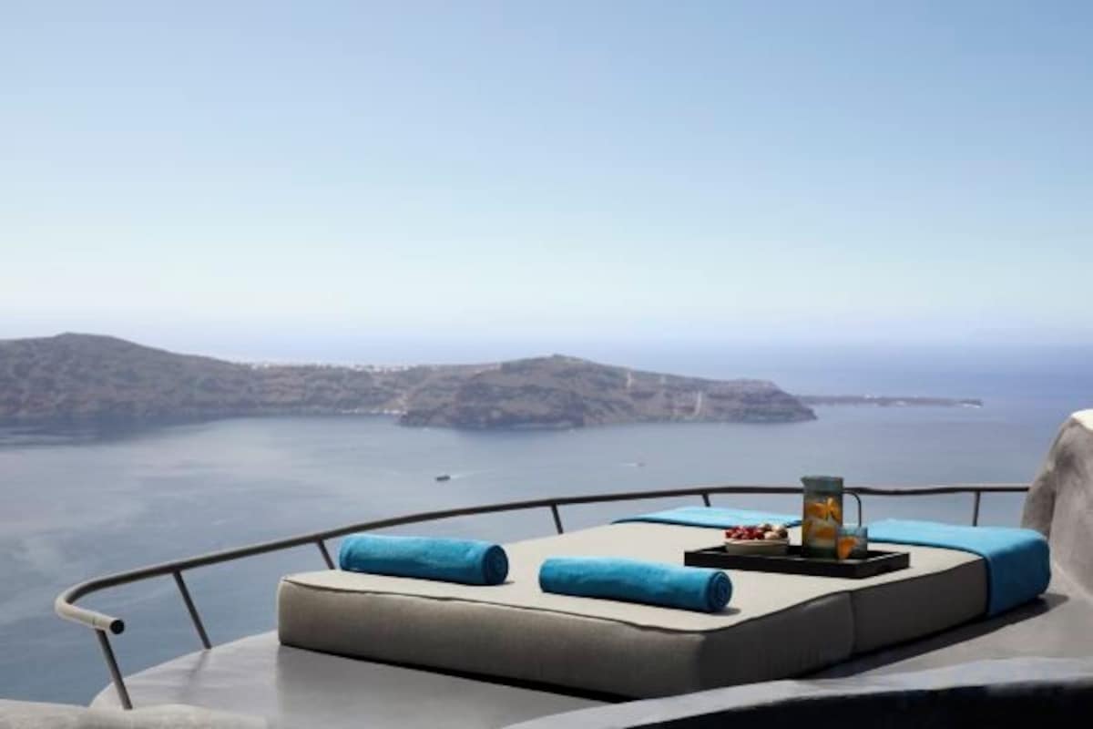 Junior Suite Sunset View With Heated Cave Pool