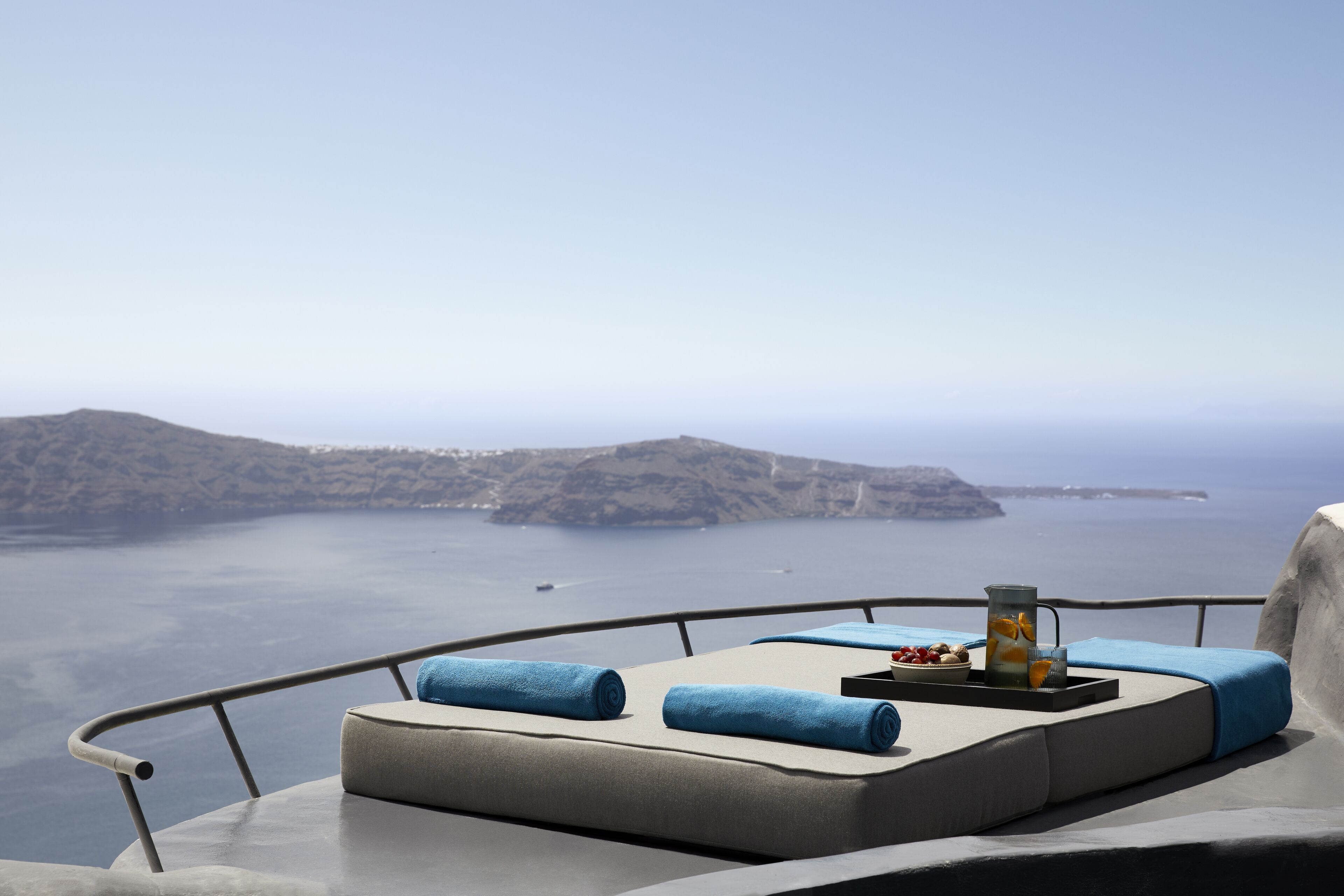 Kivotos Santorini - Preferred Hotels & Resorts Santorini interior view 2