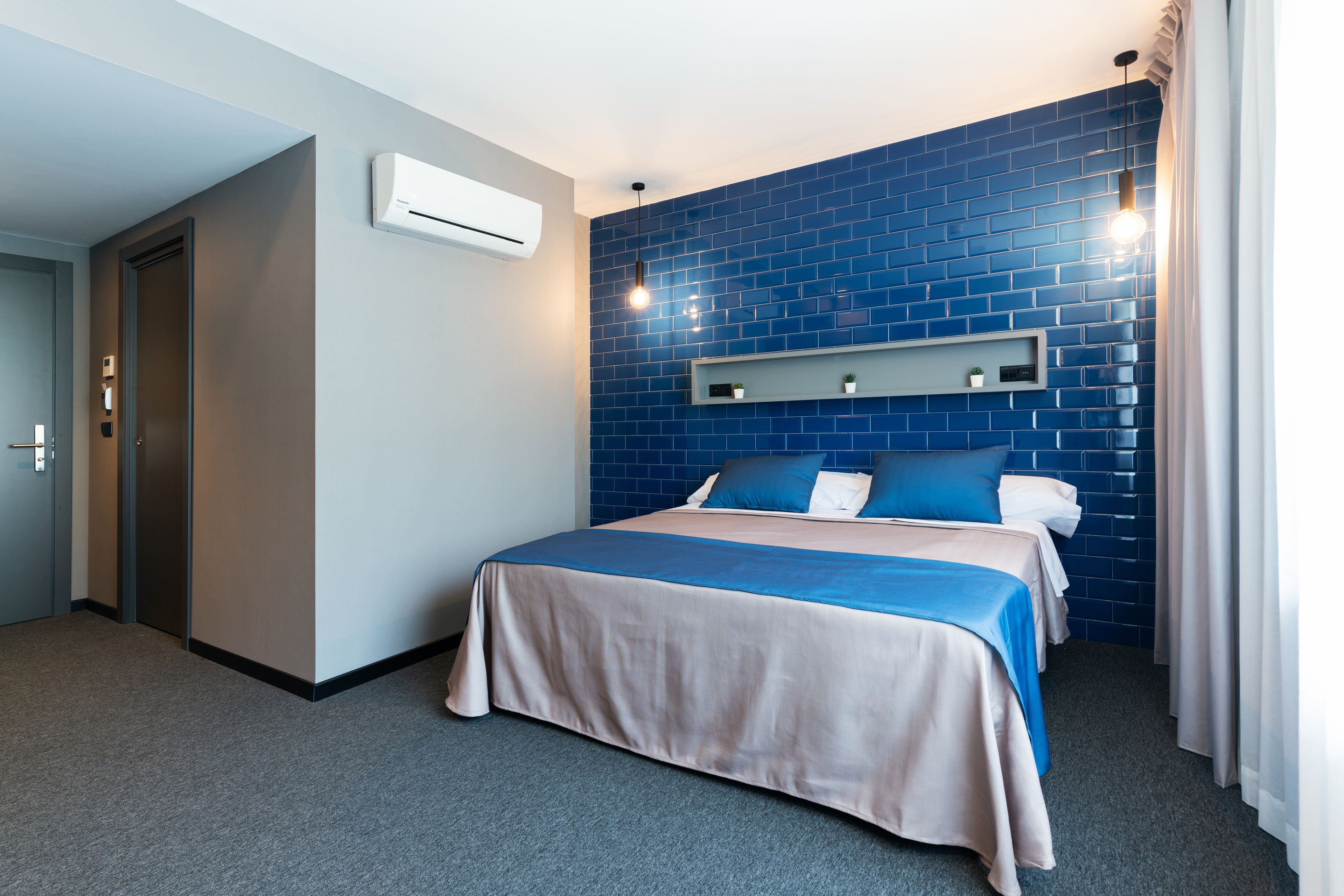 double or twin room | 1 bedroom, in-room safe, individually decorated, desk