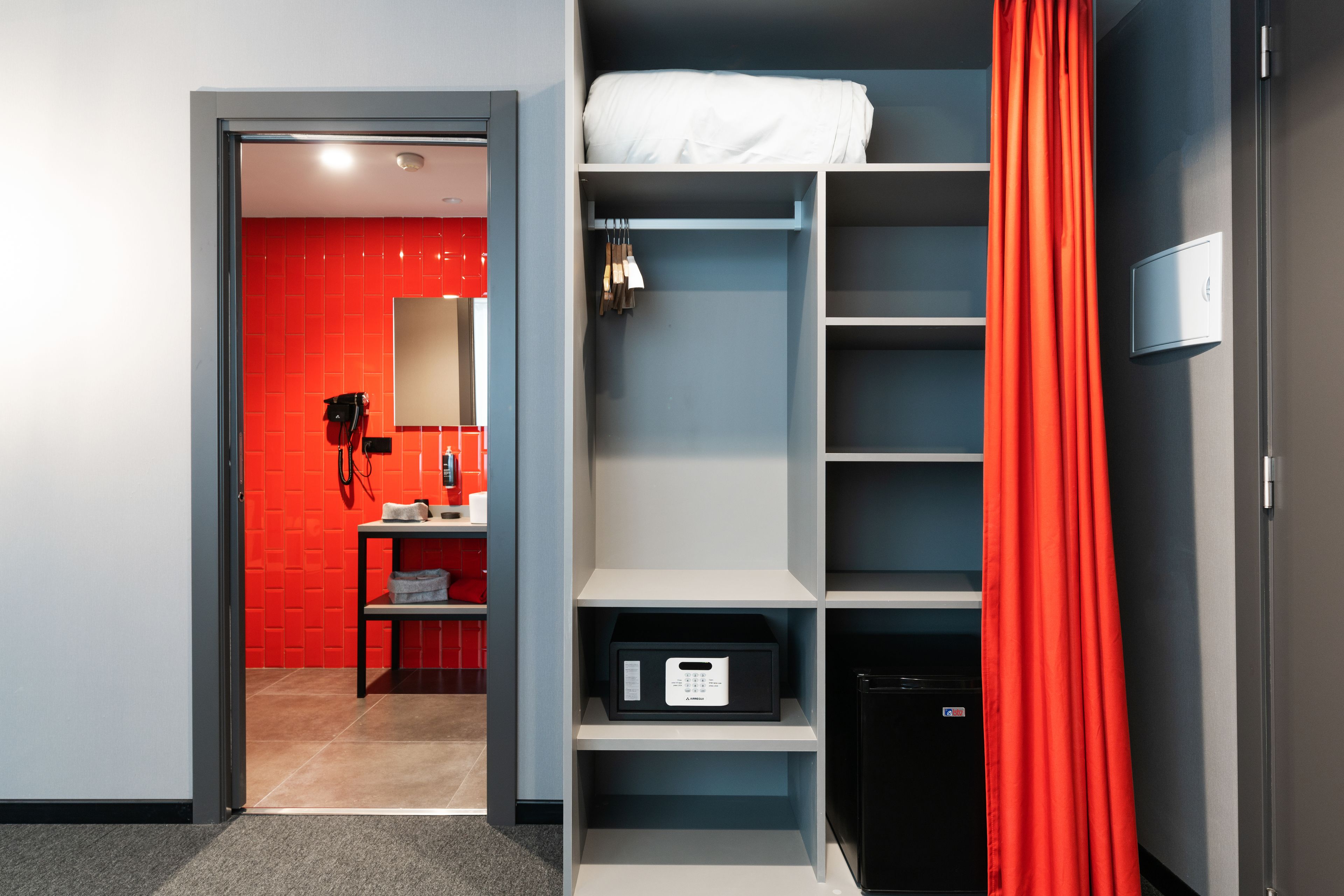 superior double room | 1 bedroom, in-room safe, individually decorated, desk