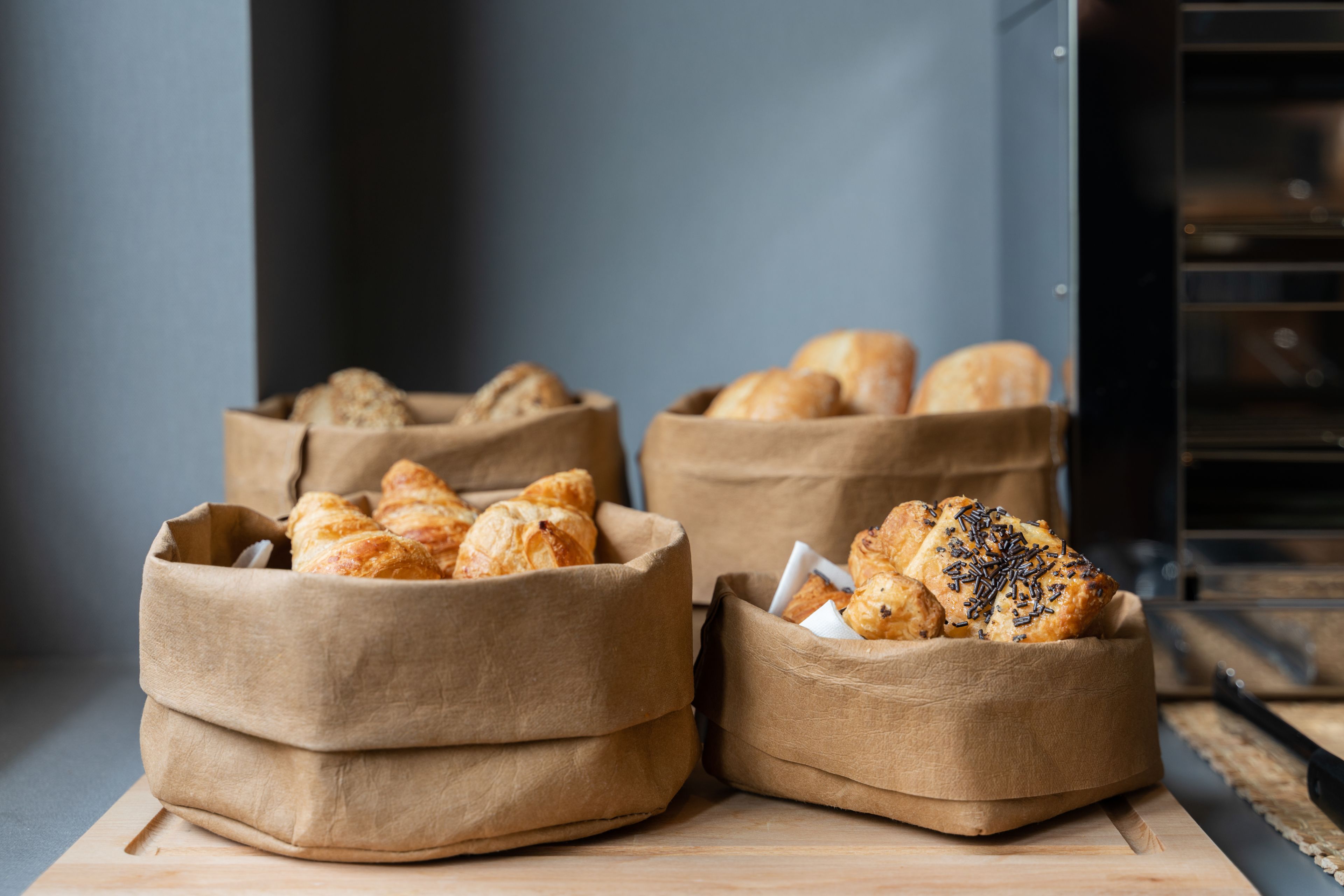 daily continental breakfast (eur 7 per person)