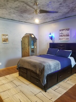 3 bedrooms, iron/ironing board, Internet, bed sheets