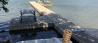 RIVERFRONT LODGE  IN HAGERMAN PARADISE.<br>