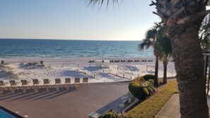 On the beach - Right On the Beach !  Vacation Condo ! (Panama City Beach)