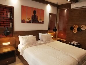 Ropa de cama de alta calidad, colchones con pillow-top y minibar