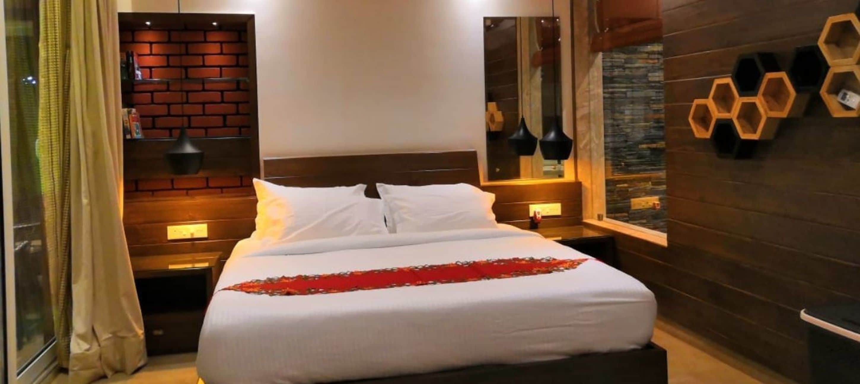 Premium bedding, pillow-top beds, minibar, individually furnished