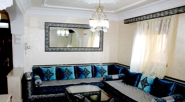 Departamento | Área de sala de estar | Televisión de pantalla plana 