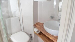Unclassified image, 5 of 16, button - WeHost Malminkatu 38 (Helsinki)