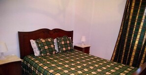 3 bedrooms, travel cot, free WiFi, bed sheets