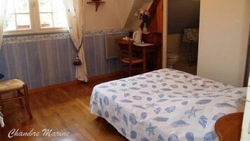 Individually decorated, individually furnished, desk, laptop workspace