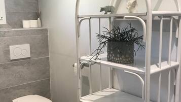 Bruser, hårtørrer, håndklæder