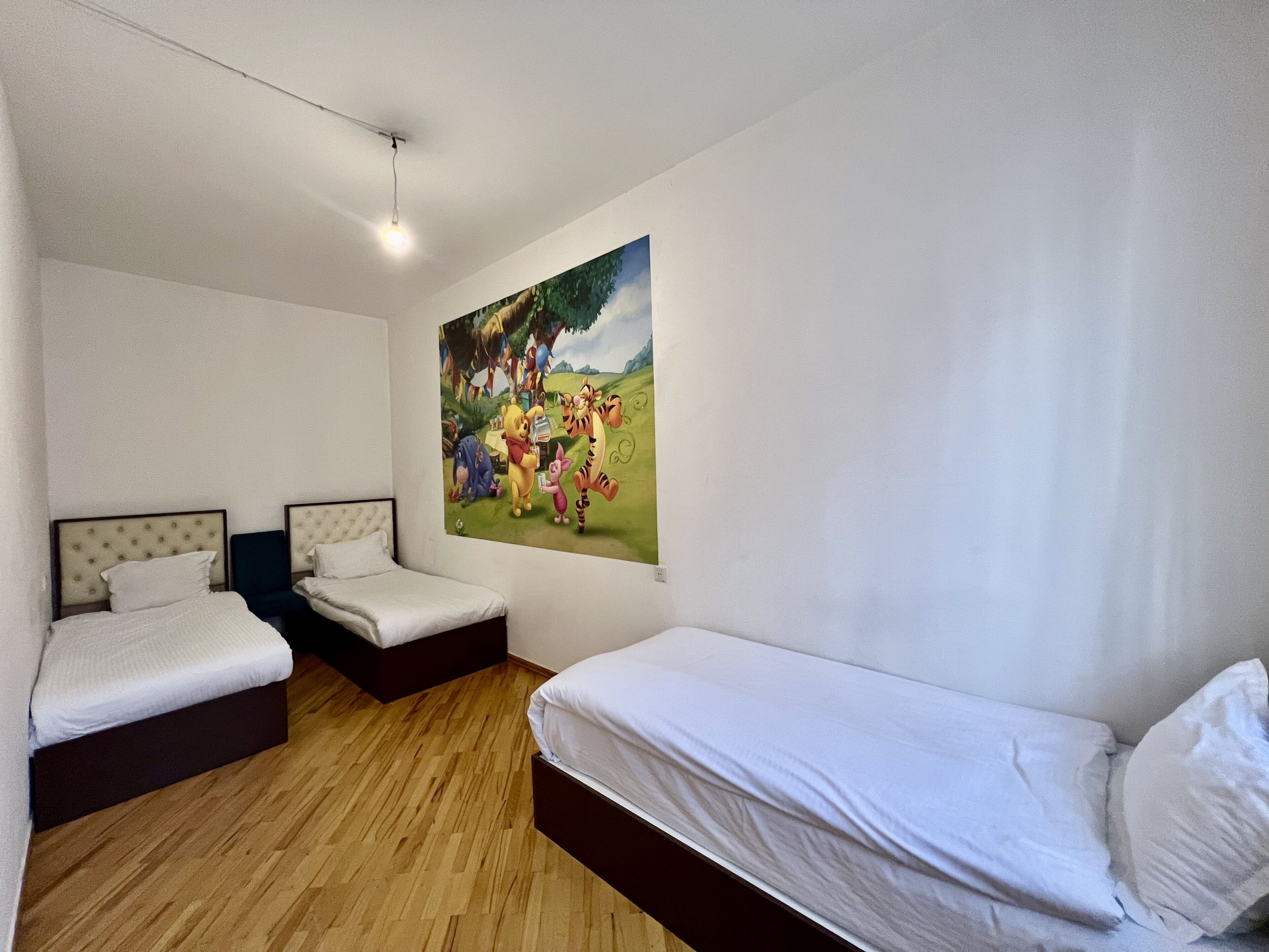 Comfort Apartment | Premium bedding, desk, soundproofing, iron/ironing board