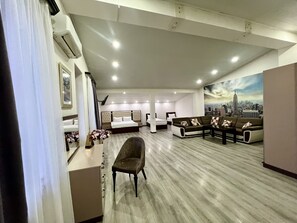 Chambre Double Deluxe | Literie de qualité supérieure, bureau, chambres insonorisées