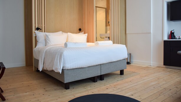 Superior Triple Room | Premium bedding, WiFi (free), individually decorated - The Mansion (Ghent)