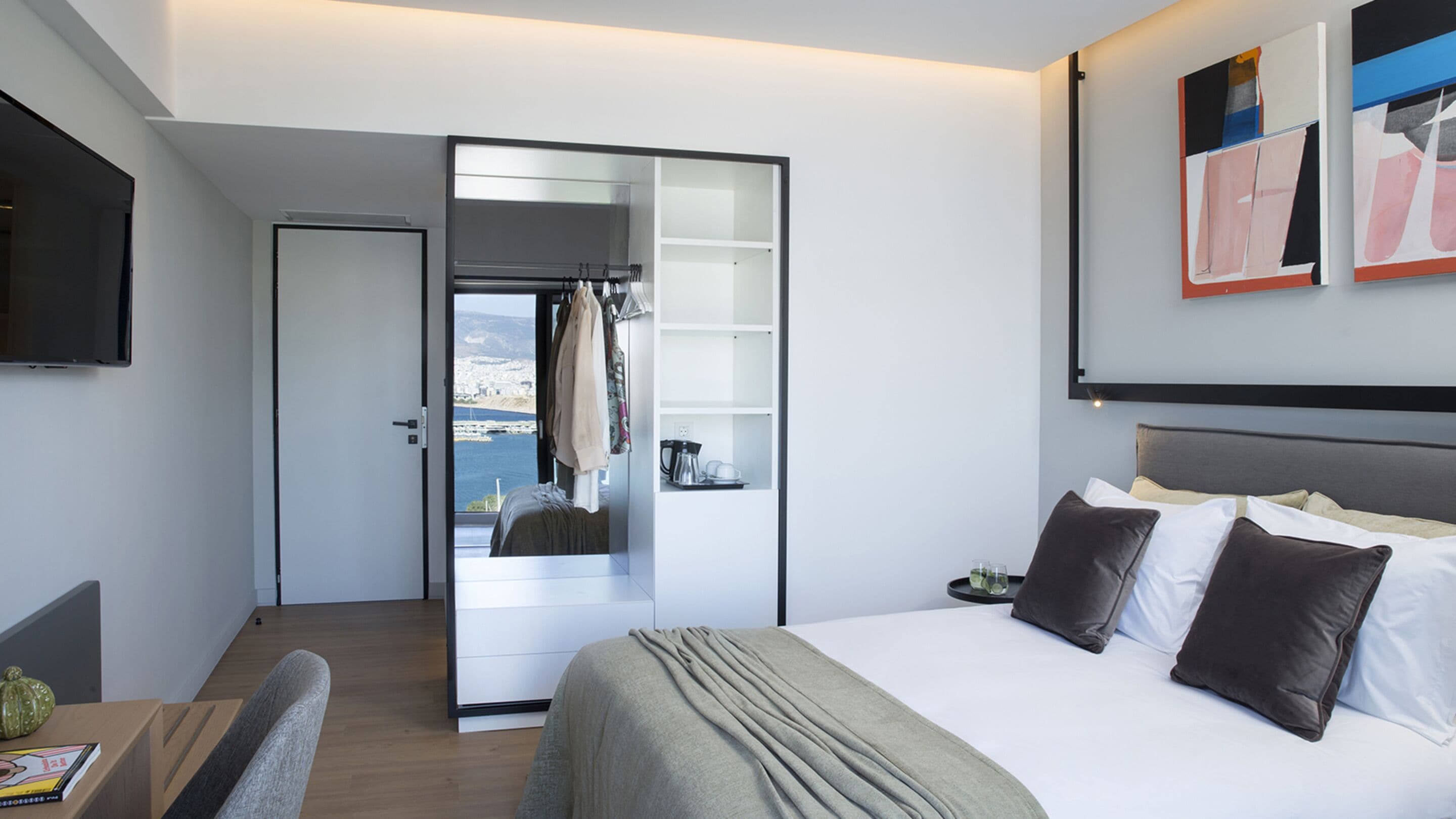 superior double room, sea view | 1 bedroom, premium bedding, minibar, in-room safe