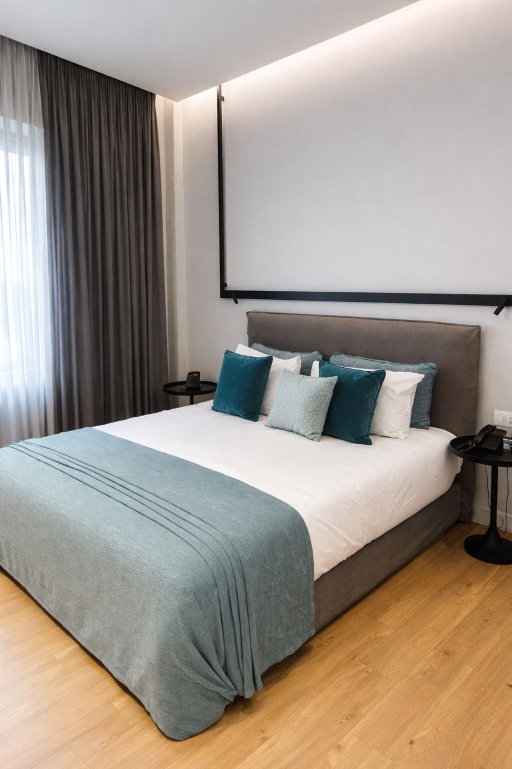 The Basic - Accessible Room | Sengetøy av topp kvalitet, minibar, safe på rommet og blendingsgardiner