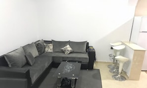 Studio | Living area | Flat-screen TV - Residence Seramica Fnideq (Fnideq)