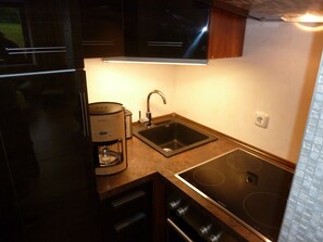 Apartment | Private kitchen | Fridge, stovetop, coffee/tea maker, electric kettle - Ferienwohnung Jeremy (Bad Toelz)