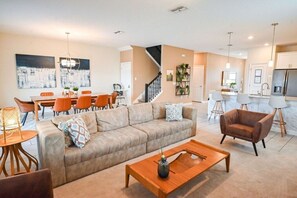 TV - Lake View 8BR Home w/ Pool, Game & Cinema (Championsgate)