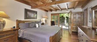 Large1920s Pueblo Revival Adobe Home: 3blk to plaza, private courtyard/garden