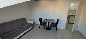 Attico City | Area soggiorno | TV LCD 105 cm con canali satellitari, TV