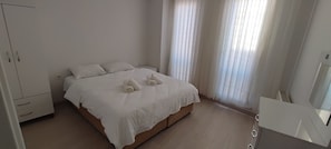 Grand Apartment | Desk, laptop workspace, free WiFi - Sunset Apart (Istanbul)