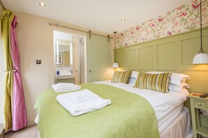 Zimmer | 3 Schlafzimmer, Bügeleisen/Bügelbrett, kostenloses WLAN, Bettwäsche