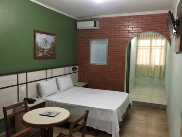Minibar, blackout curtains, free WiFi, bed sheets