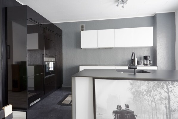 Apartment | Private kitchen | Full-sized fridge, microwave, oven, stovetop