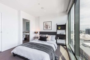2 bedrooms, desk, iron/ironing board, WiFi - Open View towards Stadium - Southern Cross 2B2Bath (Melbourne)