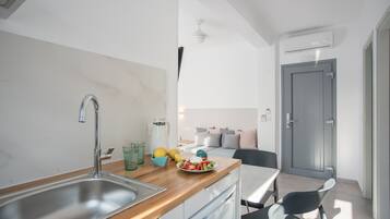 Fridge, microwave, stovetop, electric kettle