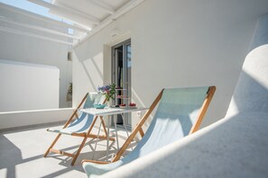 Standard Studio Suite | Terrace/patio - Nautilus Suites (Paros)