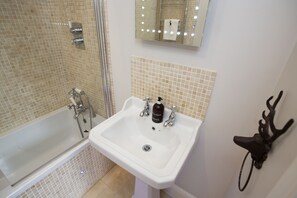 Hare Cottage | Bathroom sink - Hare Cottage (Leyburn)