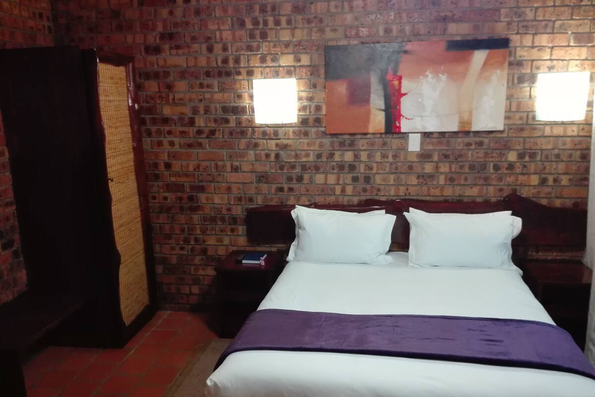 Double Room | Desk, blackout drapes, soundproofing, iron/ironing board (on request)