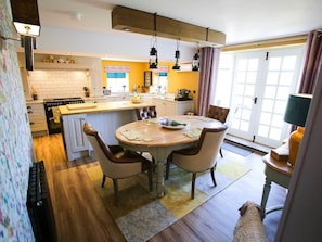 Boutique 39 | In-room dining