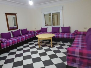 Interior entrance - Residencia Anouar (Tetouan)