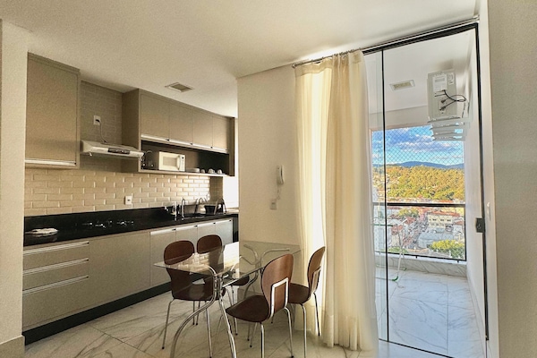 Deluxe Apartment | Private kitchen | Full-size fridge, microwave, oven, blender