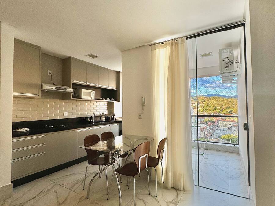 Deluxe Apartment | Private kitchen | Full-size fridge, microwave, oven, blender