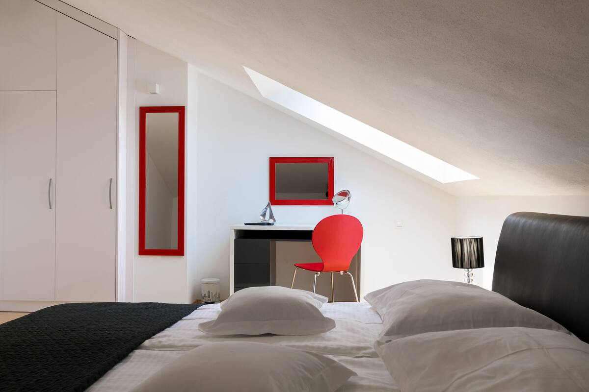 Soundproofing, free cots/infant beds, free WiFi, bed sheets