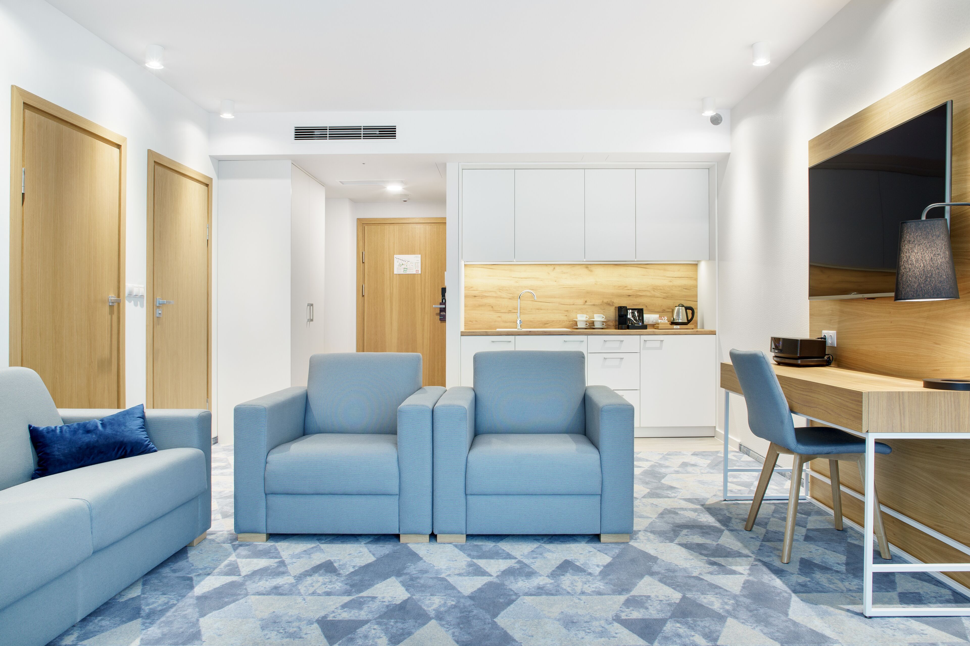 superior double room | living room | lcd tv