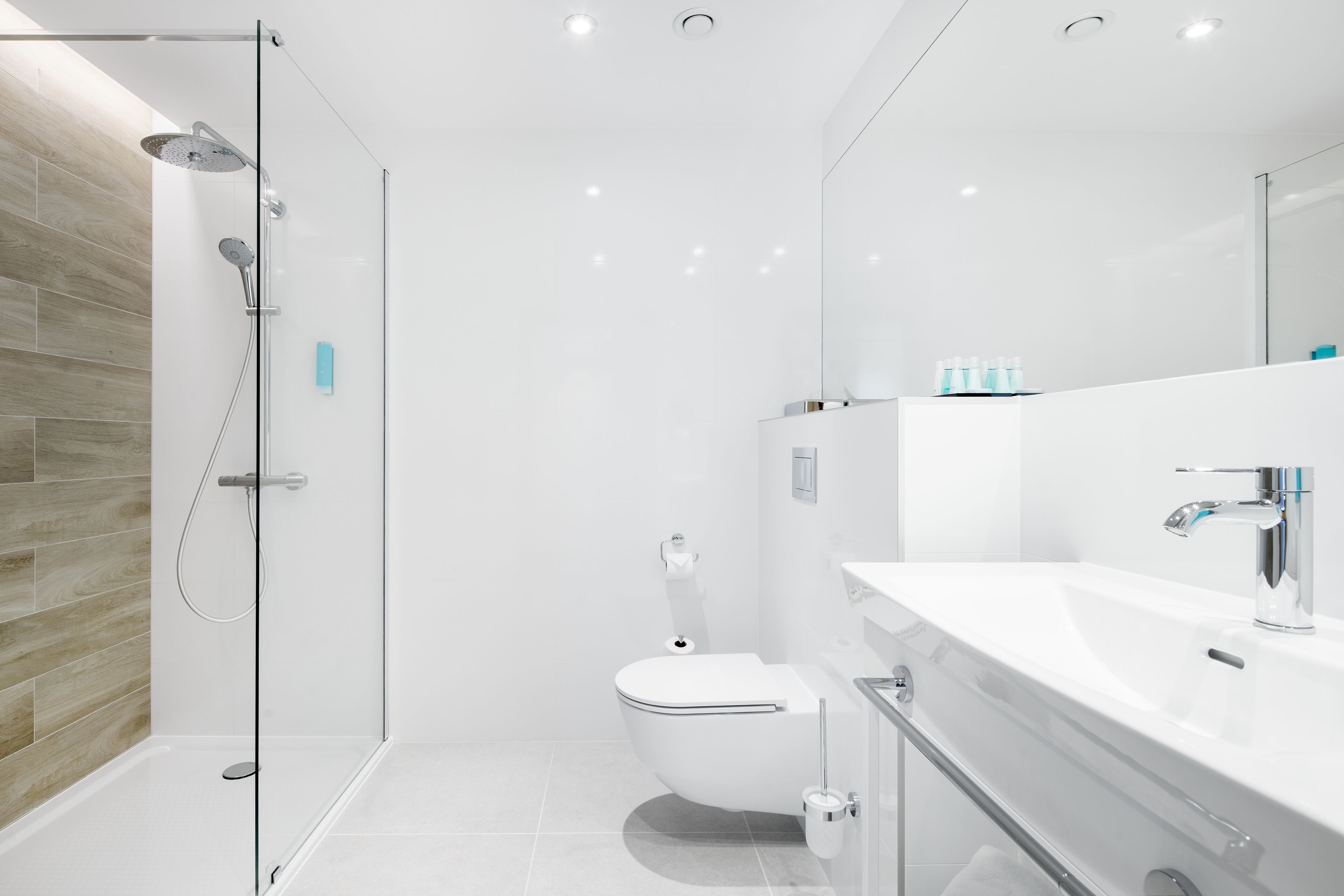 apartment | bathroom | shower, towels